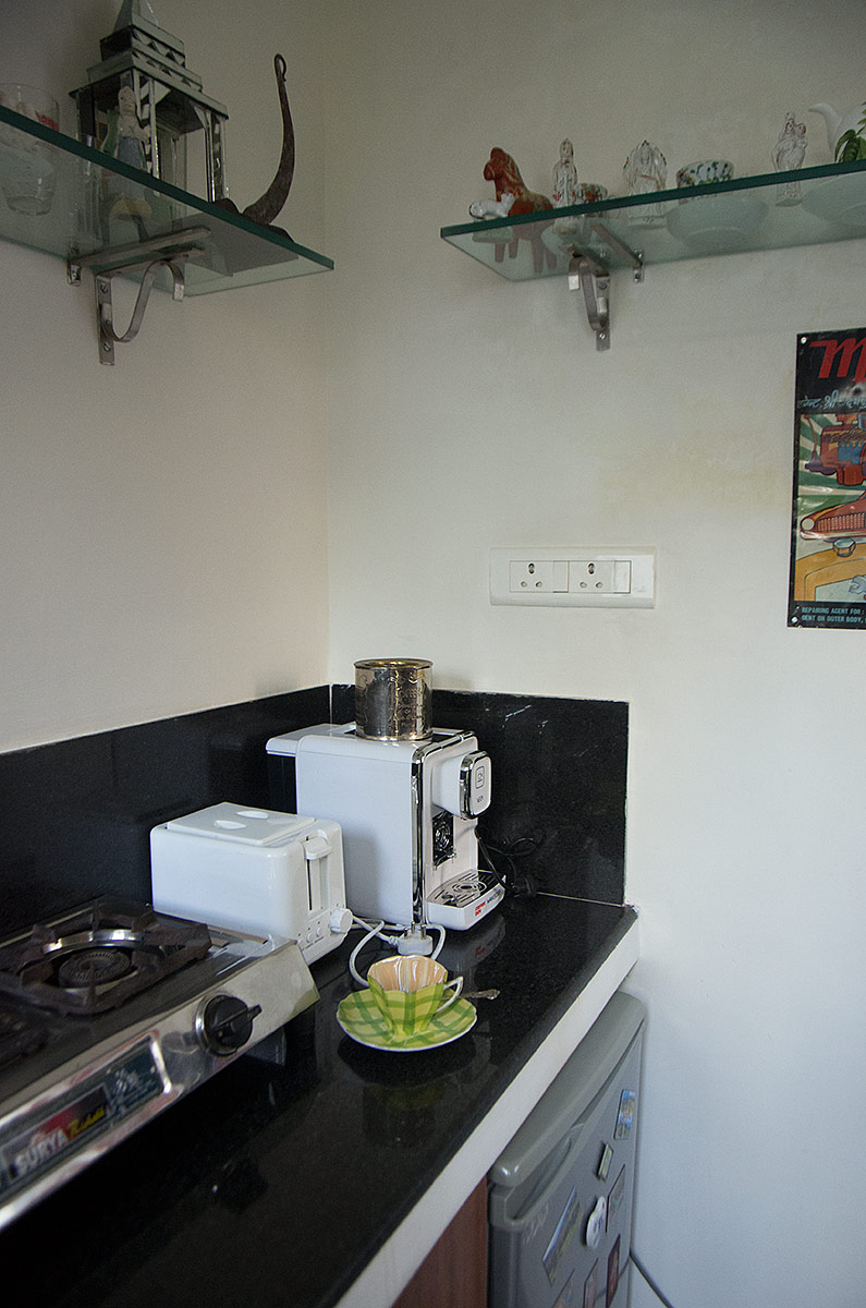 the kitchen is equipped with a 2 ring gas hob, fridge, coffee machine, cafetiere, toaster, pressure cooker etc.